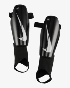 CANILLERAS NIKE HOMBRE CHARGE GRD DX4608