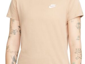 CAMISETA NIKE CLUB TEE BEIGE MUJER