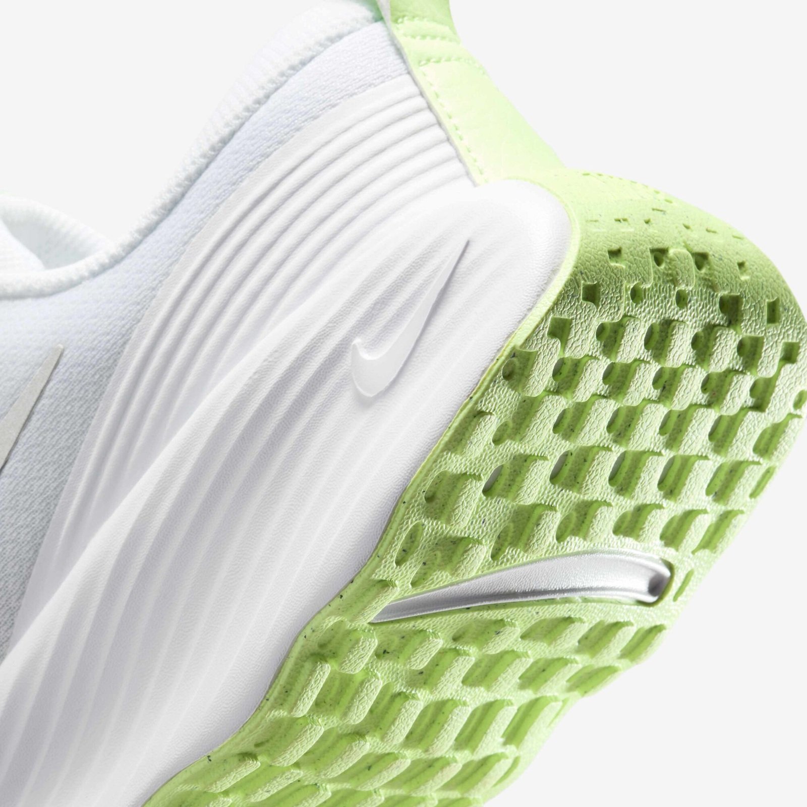 Tenis Nike Mujer Promina FV6343-108 Blanco Running