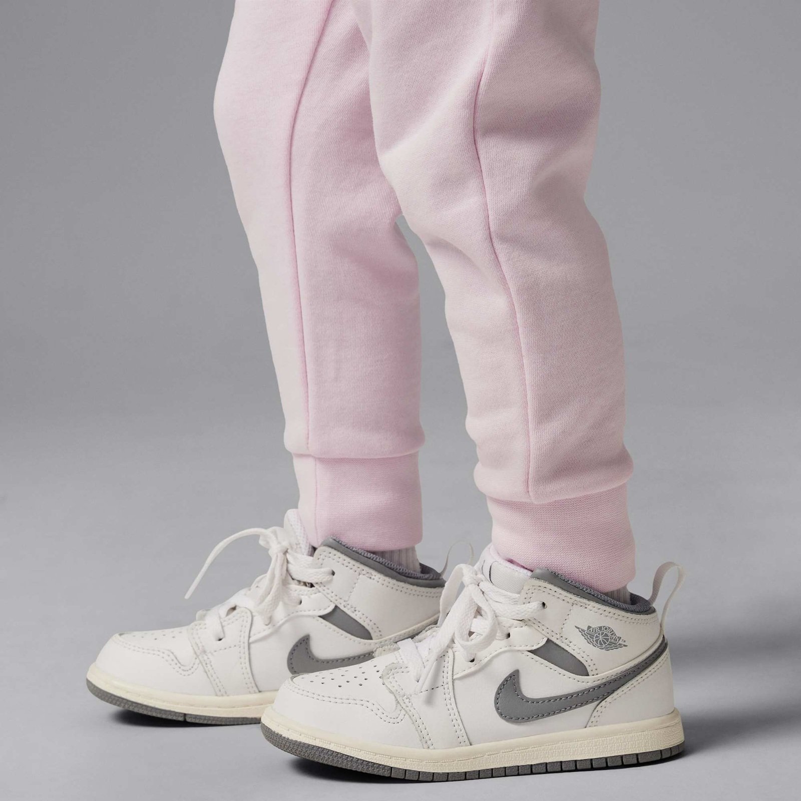 Conjunto Jordan Niño MJ Brklyn FT PO Set 25D393-A9Y Rosa Casual
