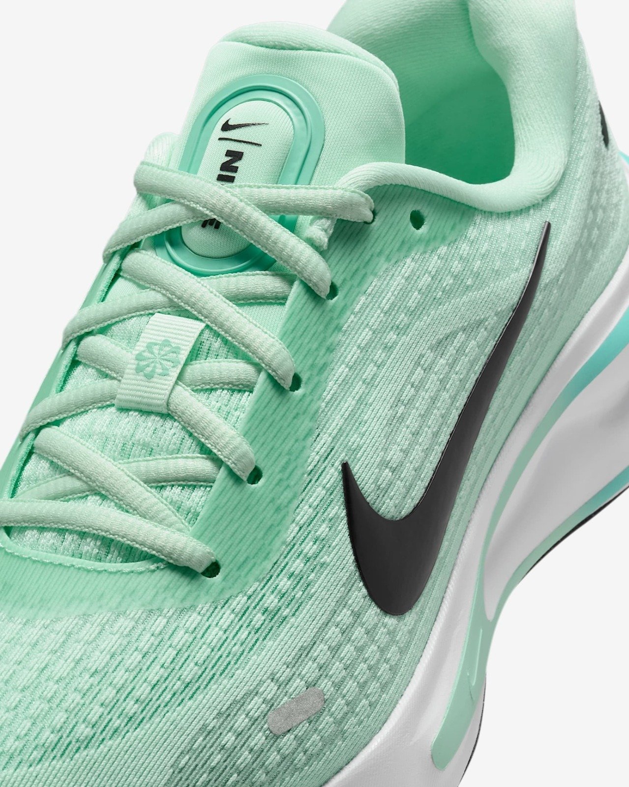 Tenis Nike Mujer Journey Run FJ7765-300 Verde Running