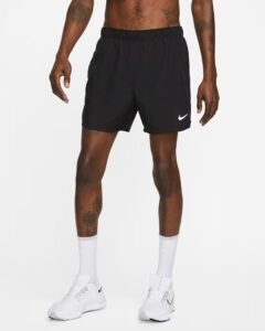 Short Nike Hombre Dri Fit Challenger 5” DV9363-010 Negro Running