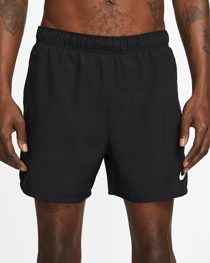 Short Nike Hombre Dri Fit Challenger 5” DV9363-010 Negro Running