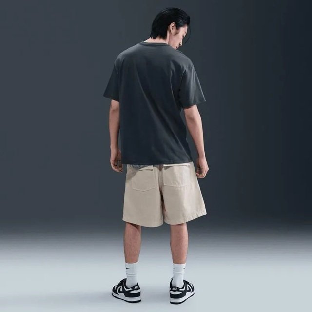 Camiseta Nike Hombre Sportswear Dunk HQ9244-060 Gris Casual