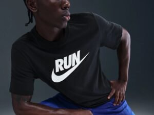 Camiseta Nike Hombre Run Swoosh IH4238-010