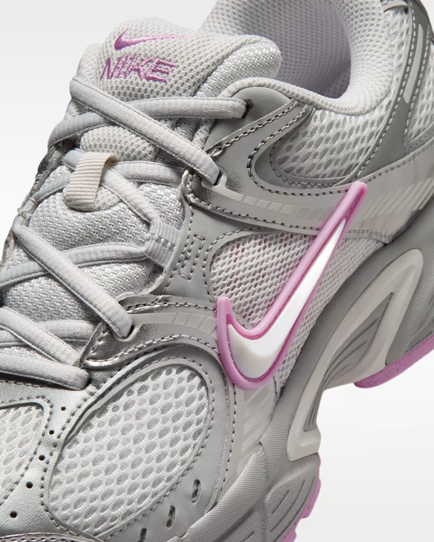 Tenis Nike Mujer V5 RNR Casual HQ7901-009 Gris Rosa - Image 2