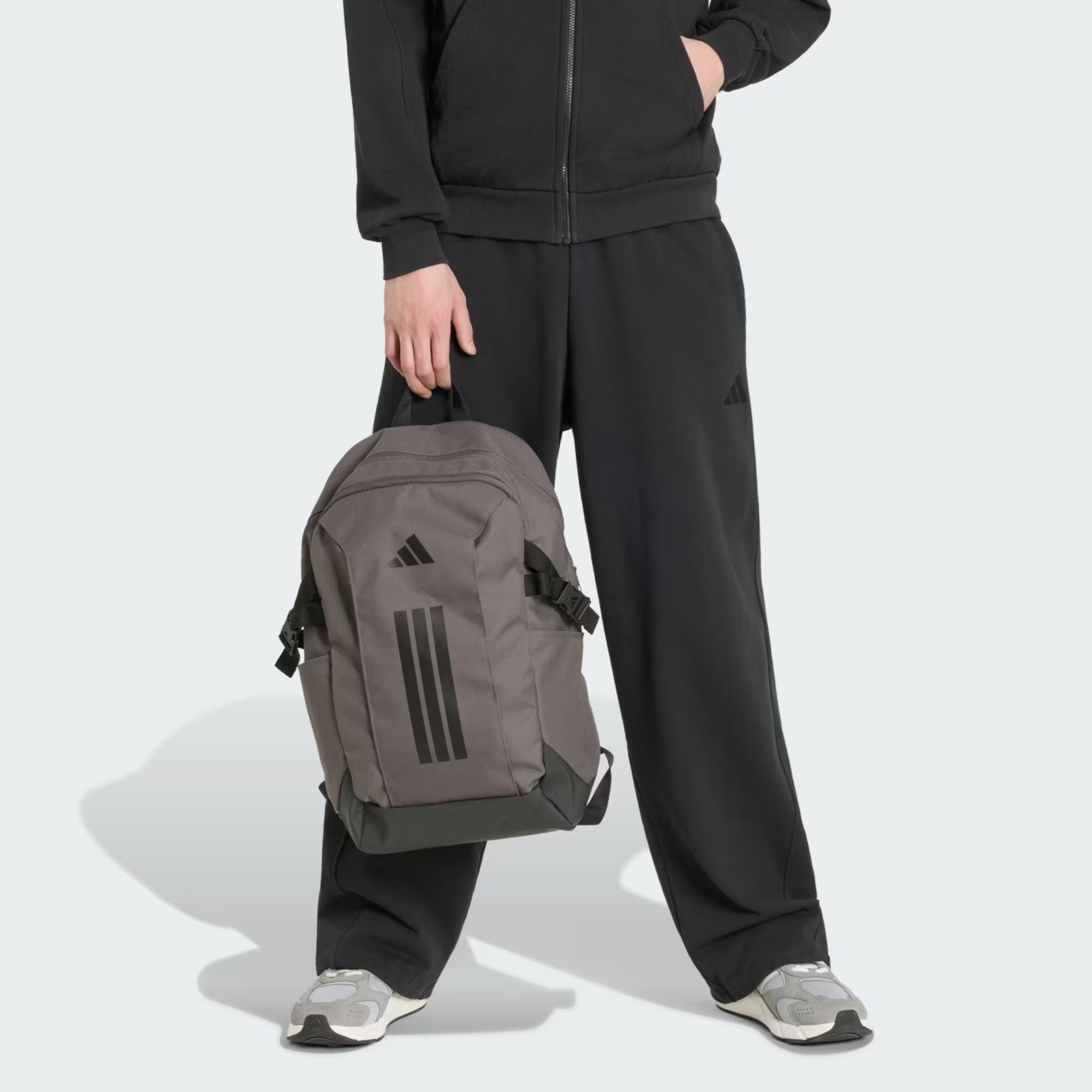 Morral Adidas Unisex APWR Casual KQ6788 Gris - Image 10