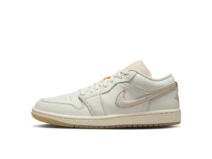 Tenis Jordan Mujer Air 1 Low SE Casual HV5157-100 Beige