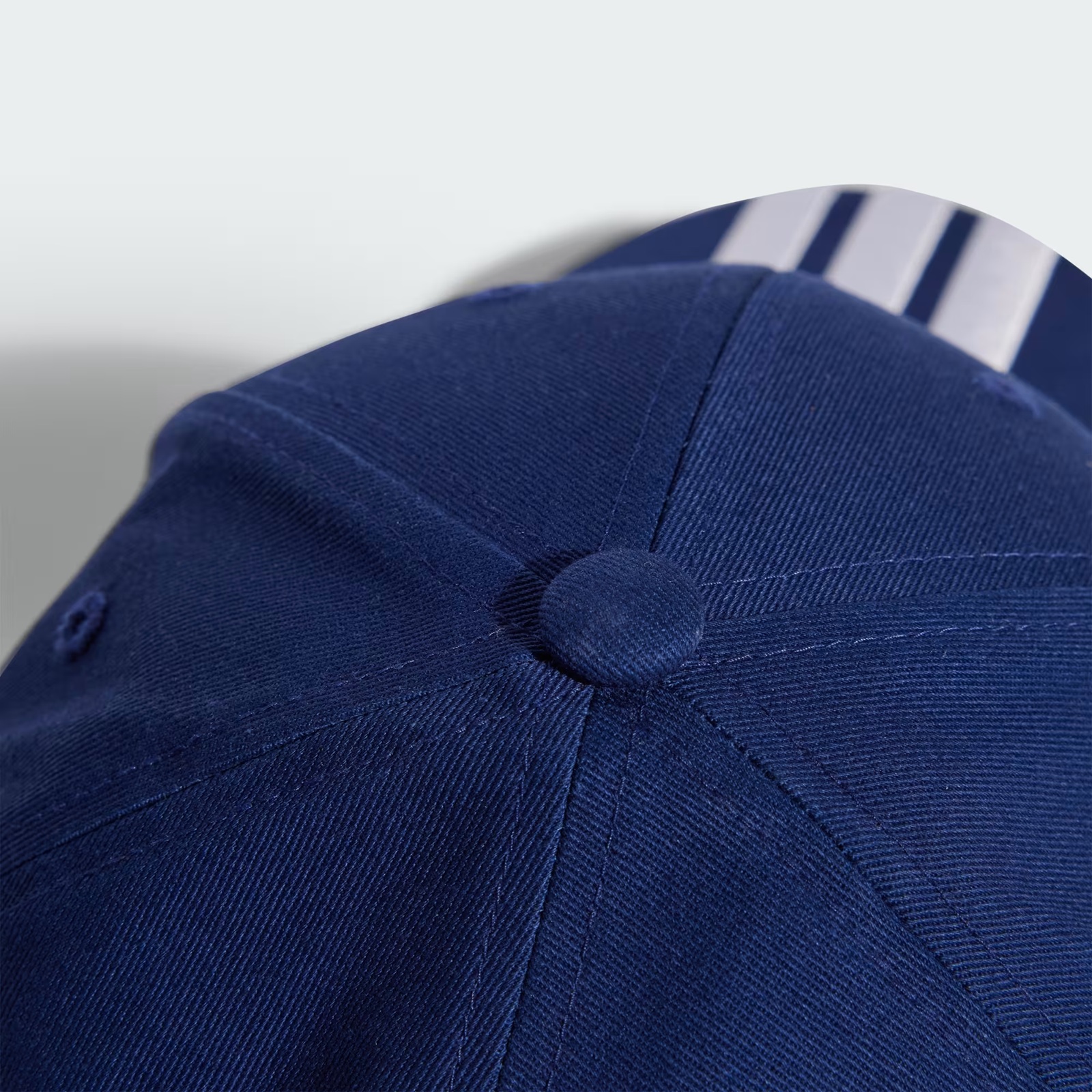 Gorra Adidas Unisex 3 Rayas New Logo Casual JP0384 Azul - Image 3