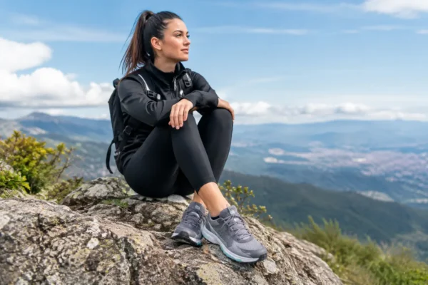 Mejores tenis para caminatas largas en Colombia