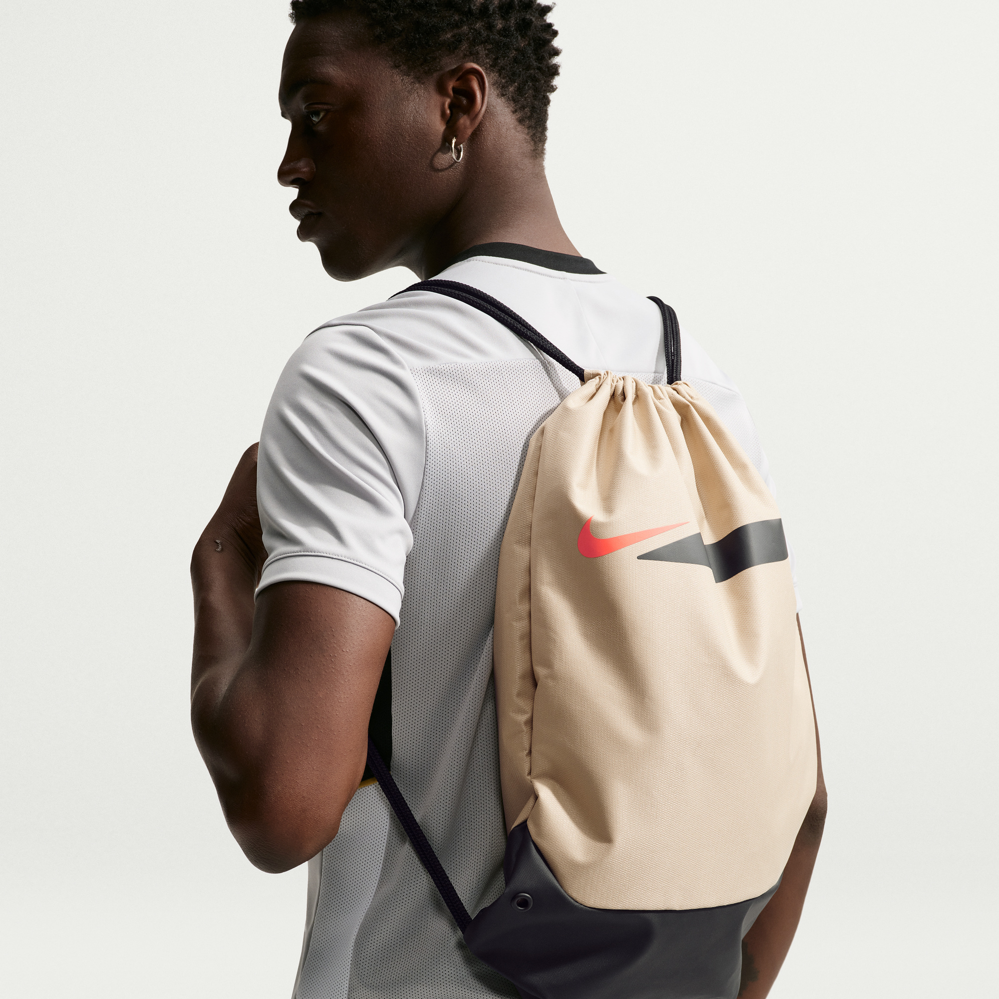 Tula Nike Academy Futbol 18L IO0924-286 Beige