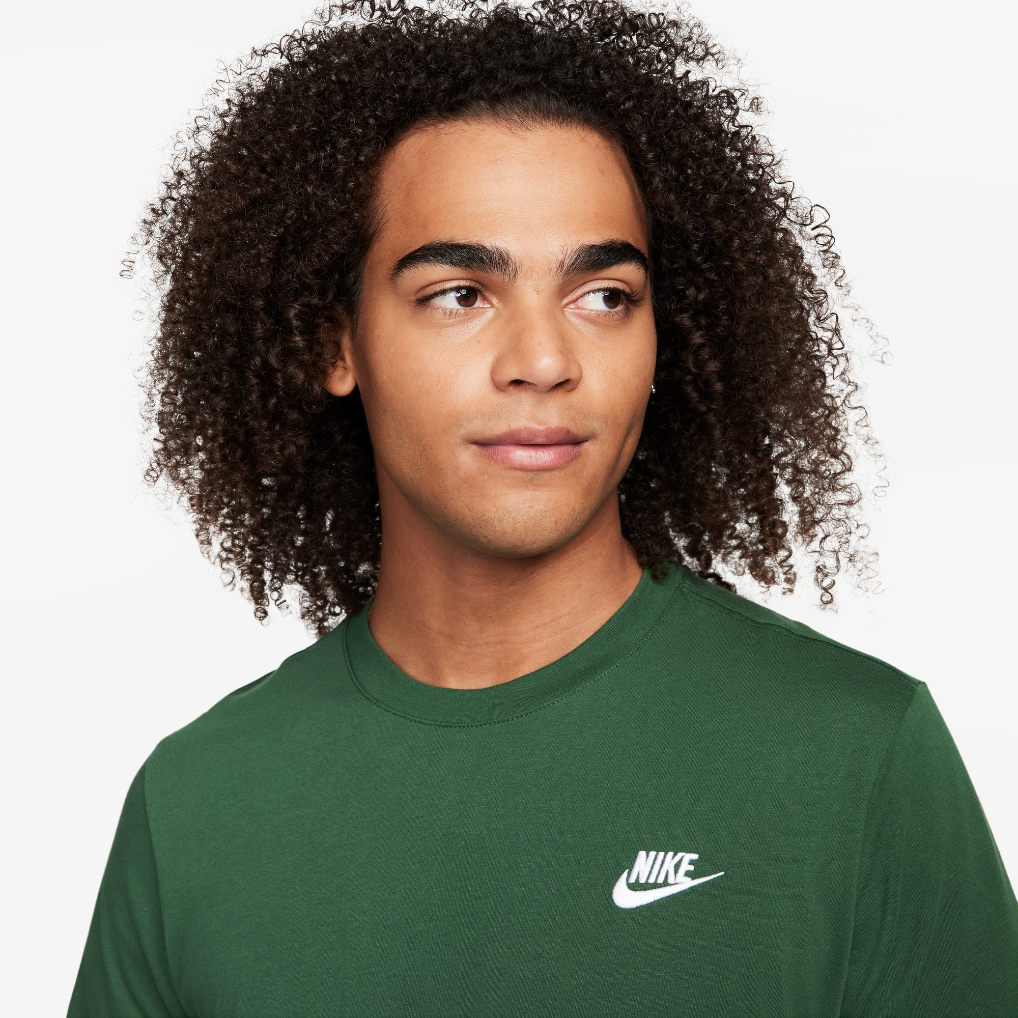 Camiseta Nike Hombre Sportswear Club Casual AR4997-323 Verde - Image 6