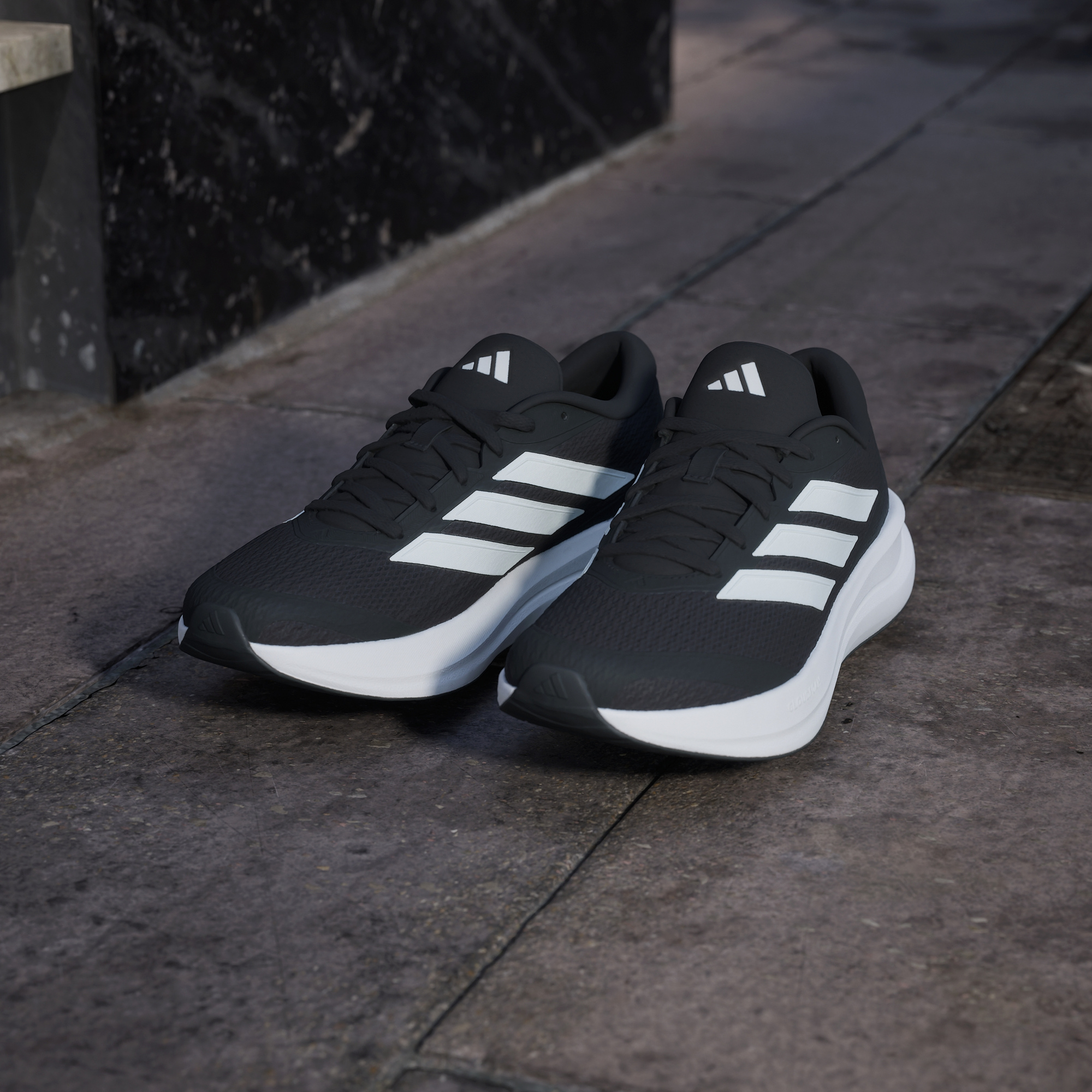 Tenis Adidas Mujer Runfalcon 6 Running IH9537 Negro Blanco - Image 3